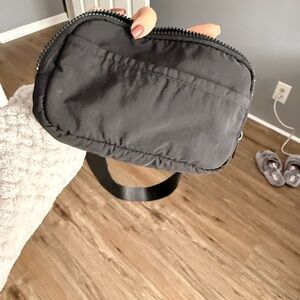 Black belt bag